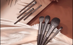 How to clean makeup brushes​